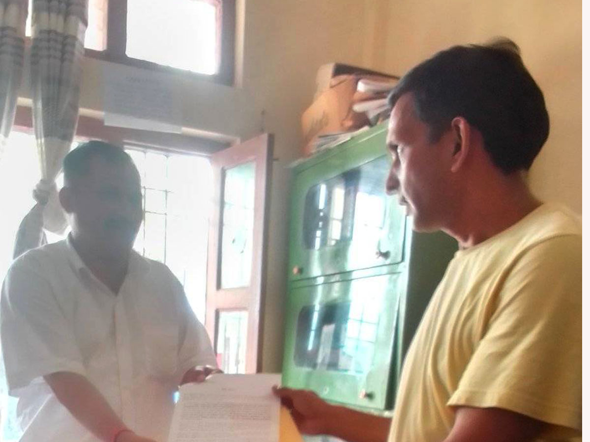 विप्लव नेतृत्वको नेकपाले  बैतडी प्रशासनलाई ज्ञापन पत्र बुझायो 